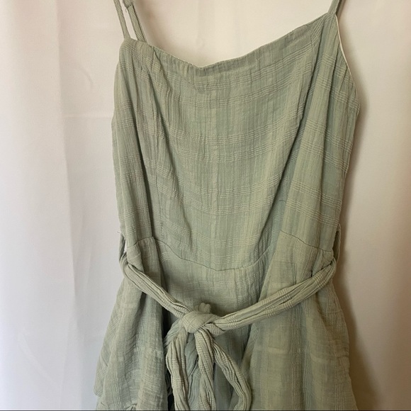 sage green green romper - Picture 4 of 6